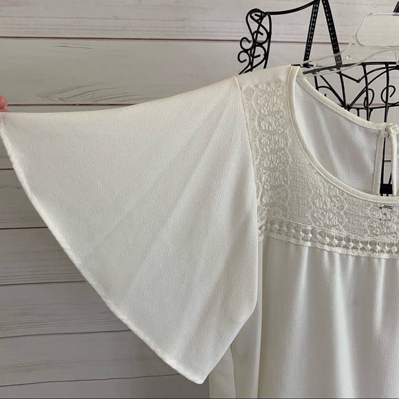 Torrid Ivory Flutter Sleeve Top - Picture 2 of 7